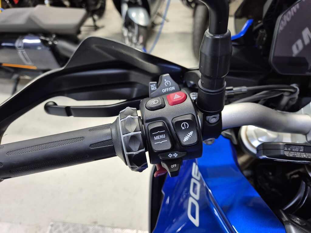 F 900 XR