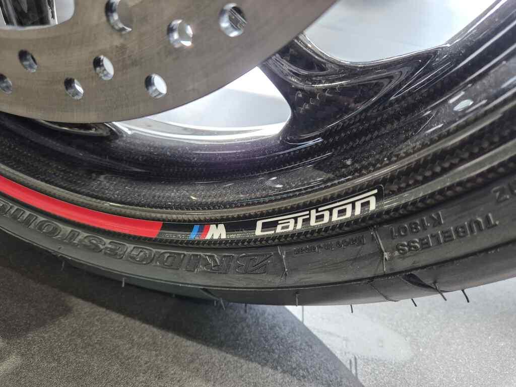 M 1000 R