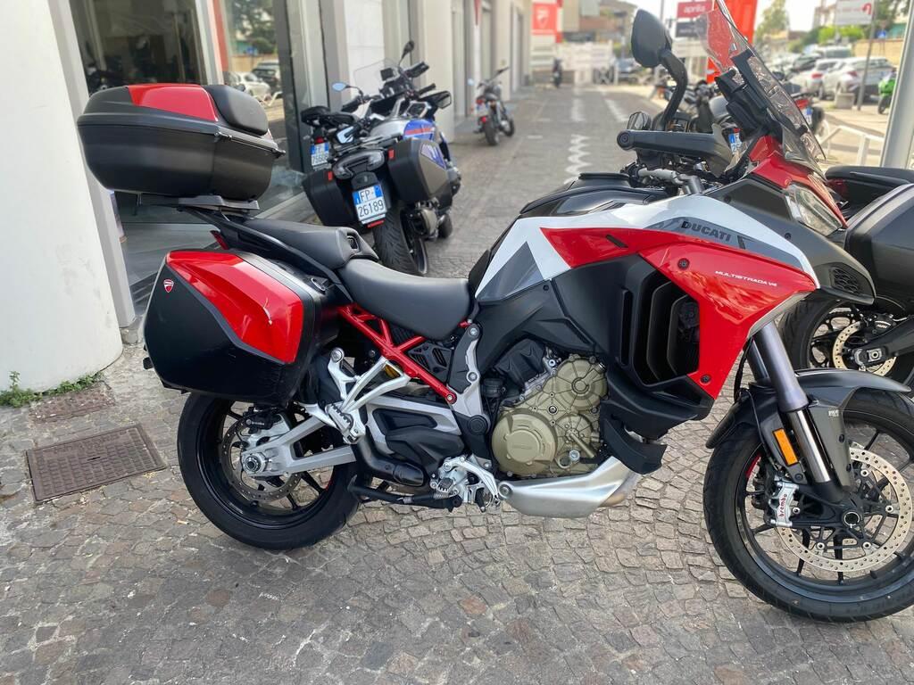 MULTISTRADA V4