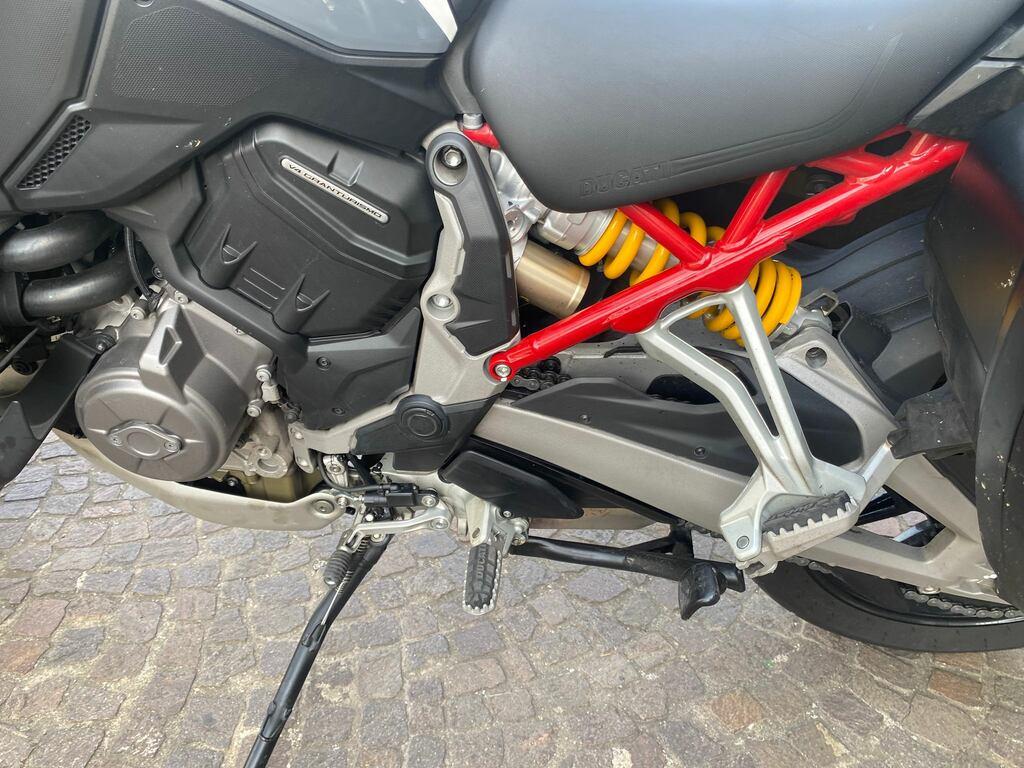 MULTISTRADA V4
