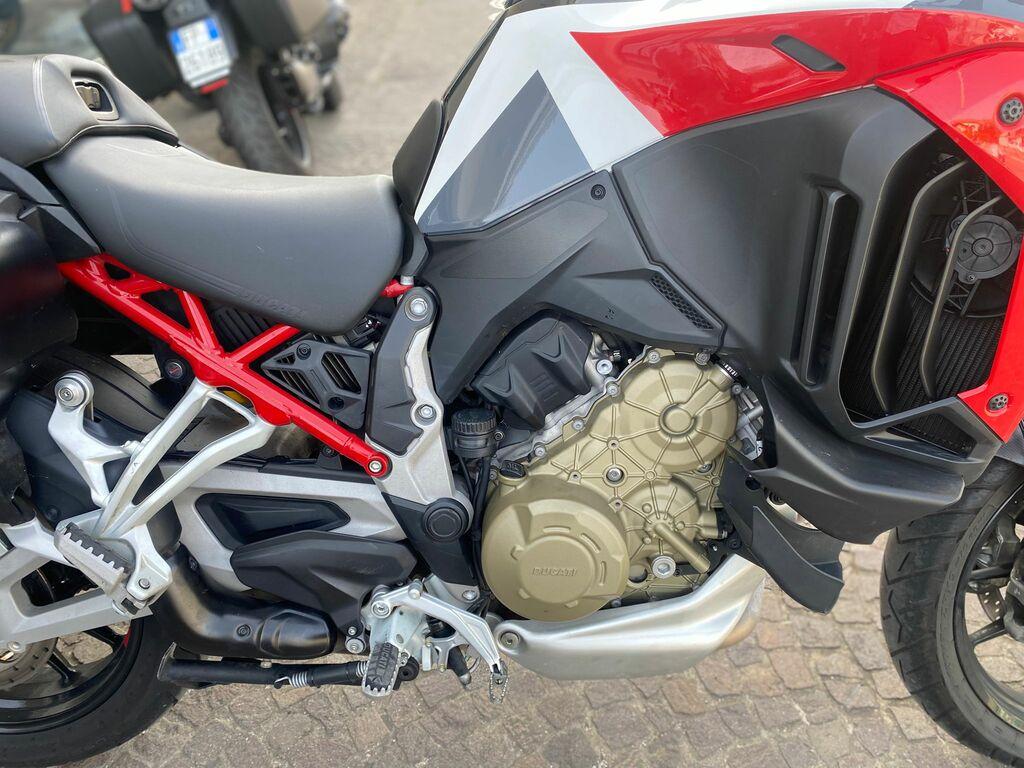 MULTISTRADA V4