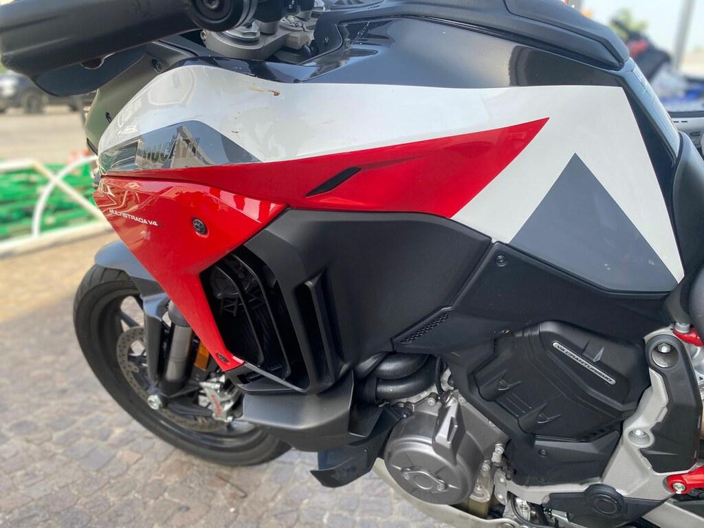 MULTISTRADA V4
