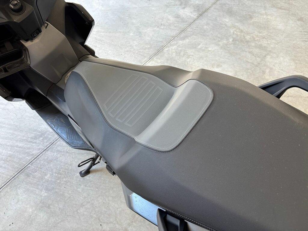 C 400 X