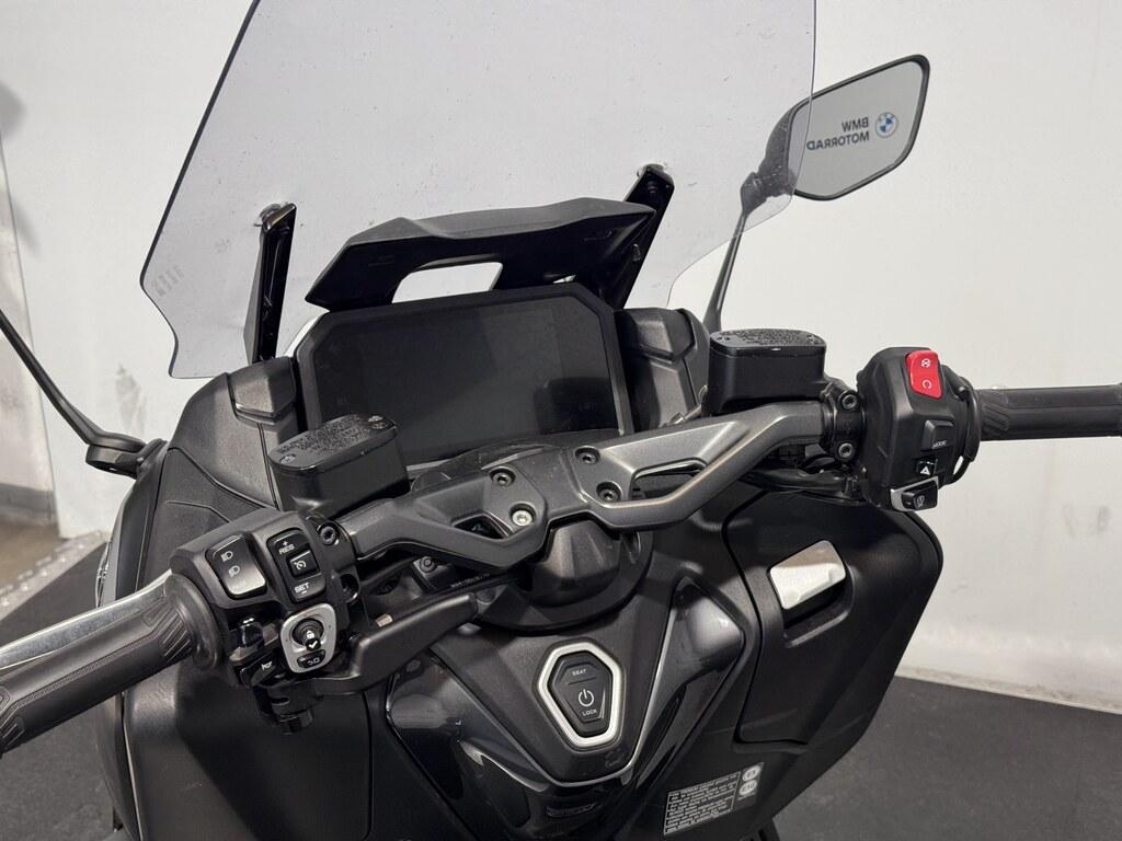 T-MAX 560