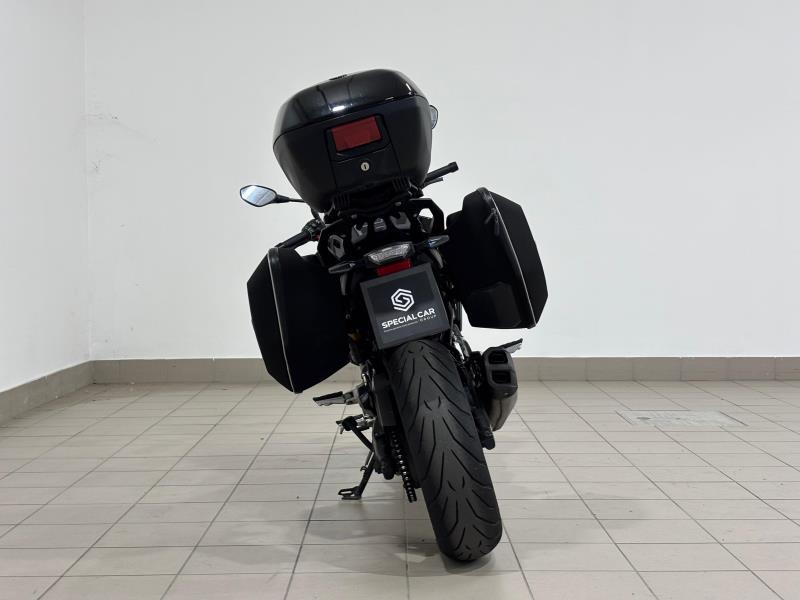 F 900 R