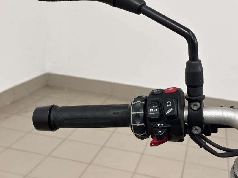 F 900 R