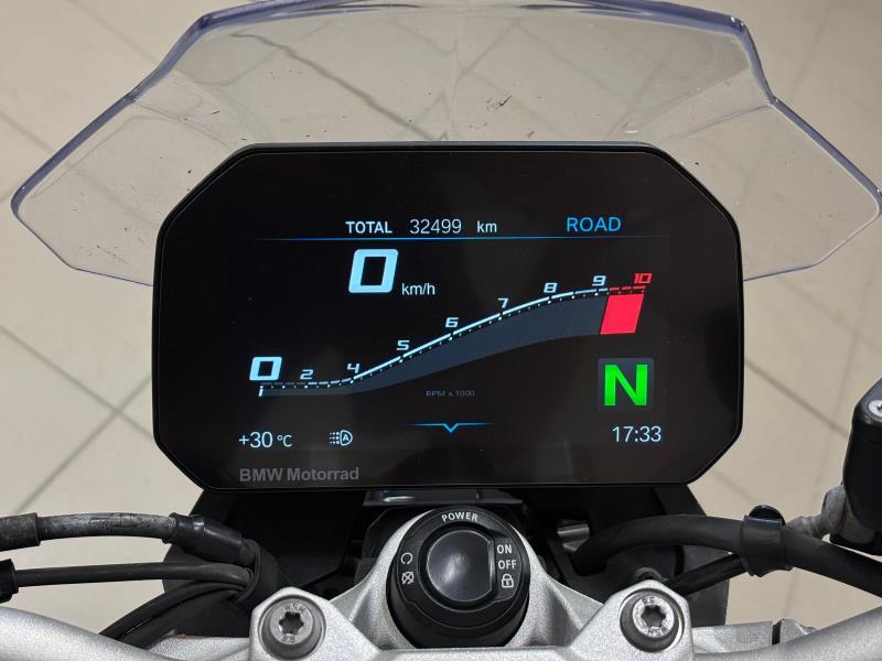 F 900 R