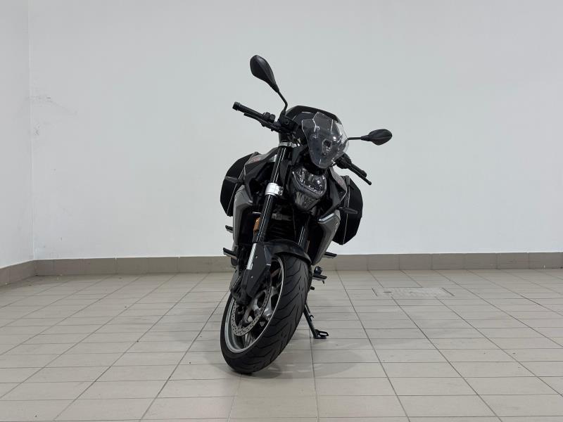 F 900 R