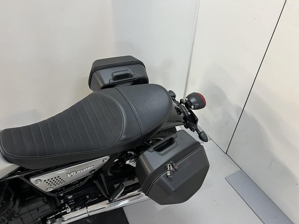 V9 850