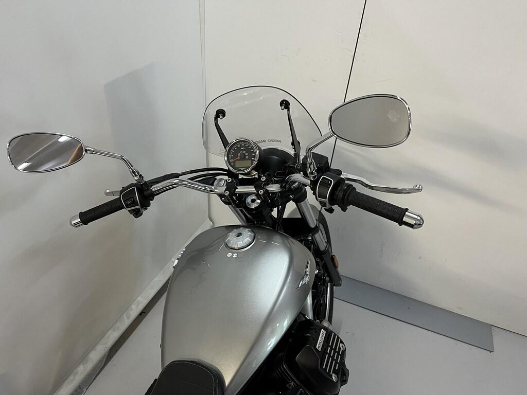 V9 850