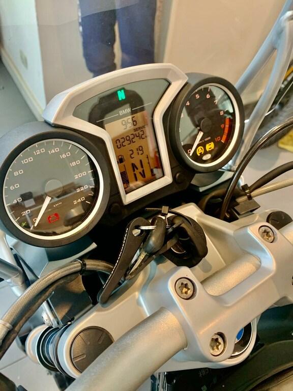 R 1200 R