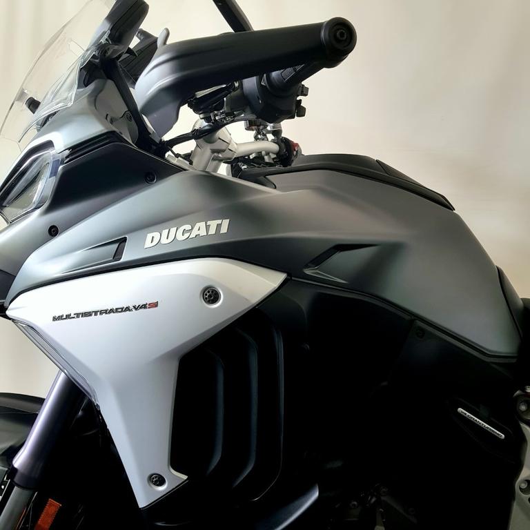 MULTISTRADA V4