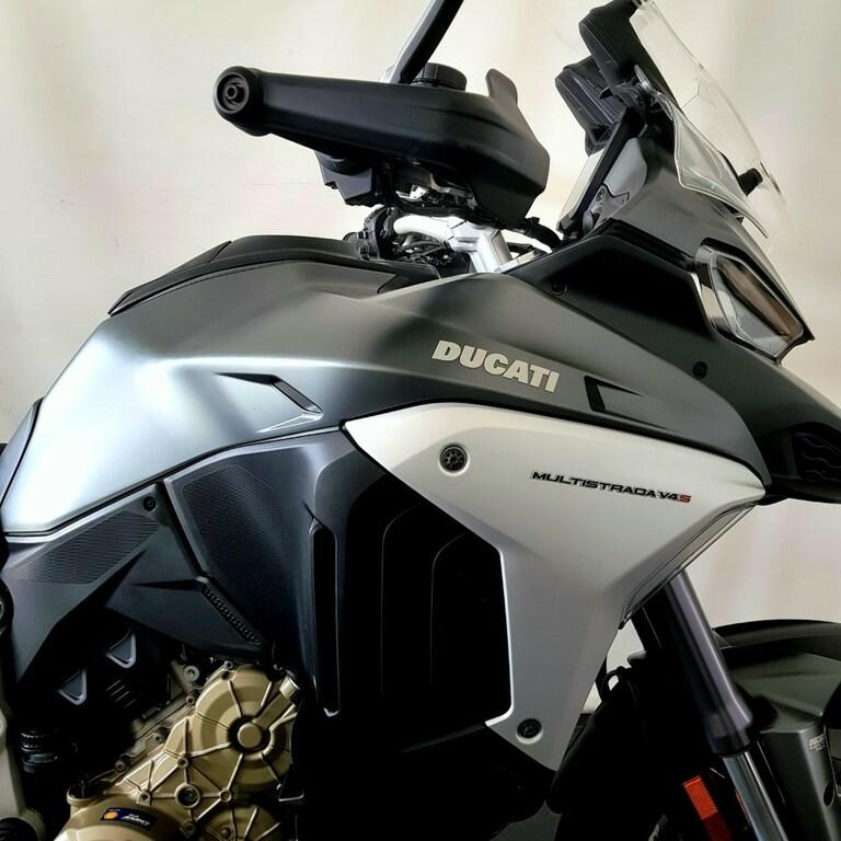MULTISTRADA V4