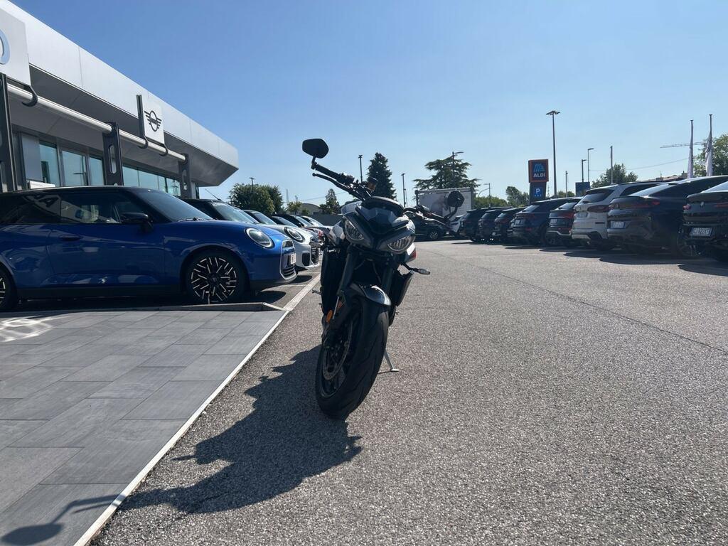 STREET TRIPLE 765