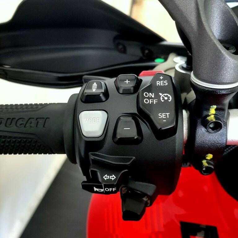 MULTISTRADA V4
