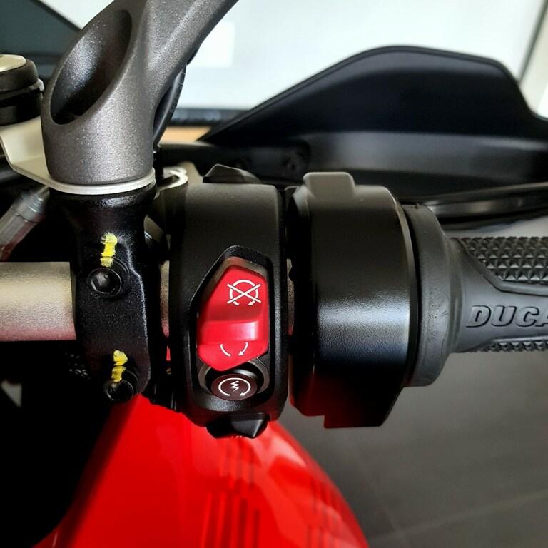 MULTISTRADA V4