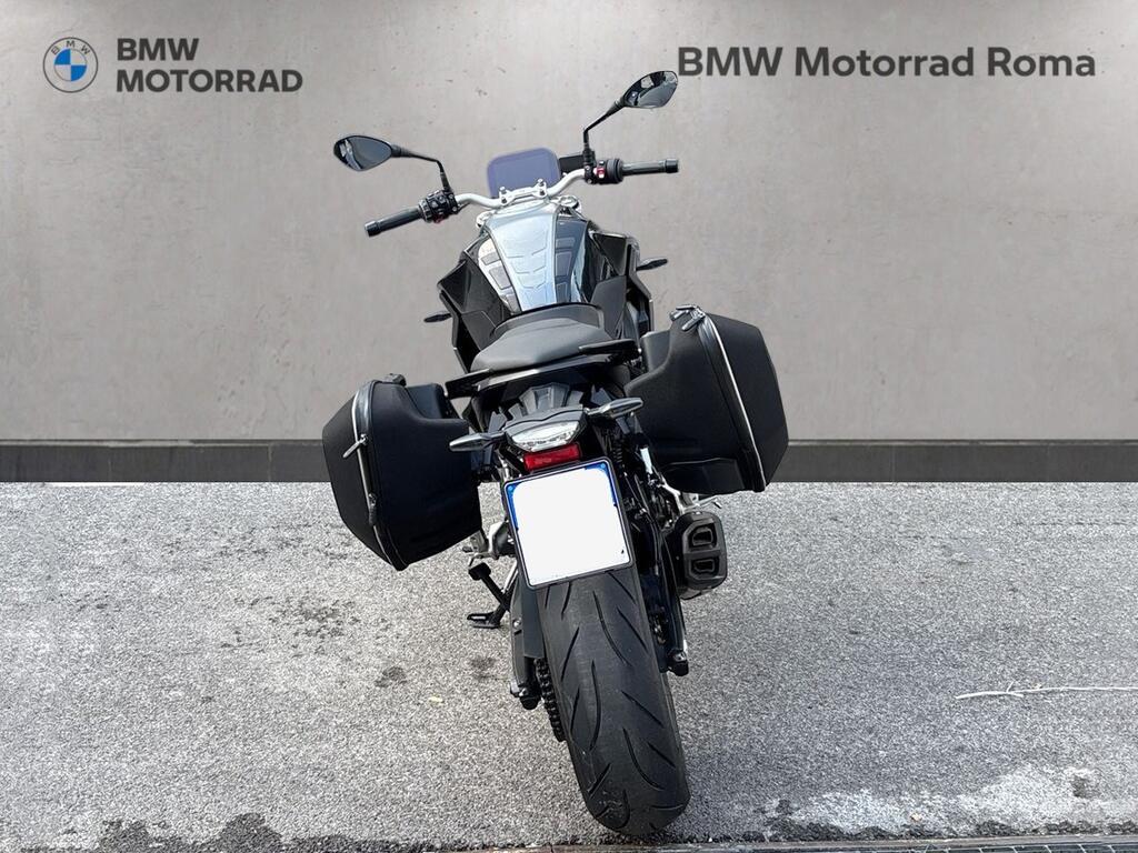 F 900 R