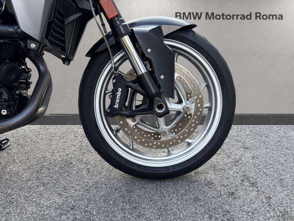 F 900 R