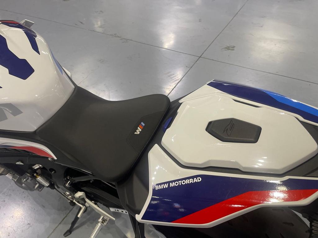 M 1000 R