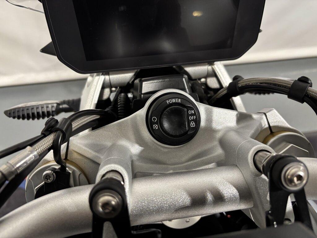 R 1250 R