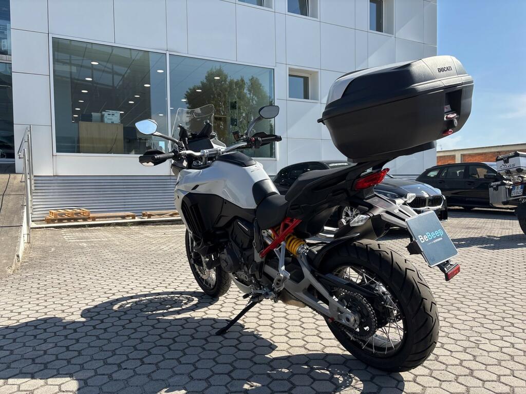 MULTISTRADA V4