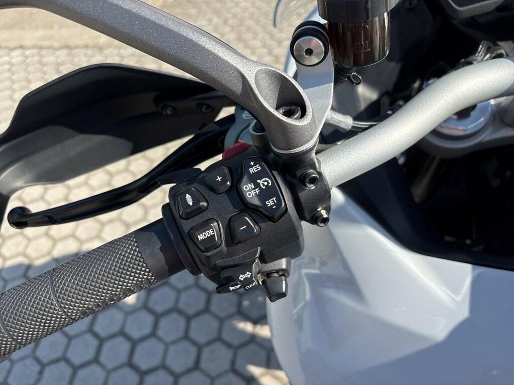MULTISTRADA V4