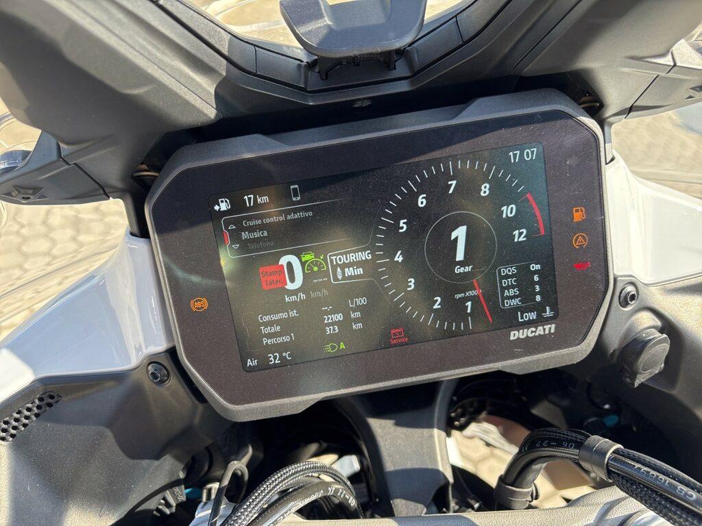 MULTISTRADA V4
