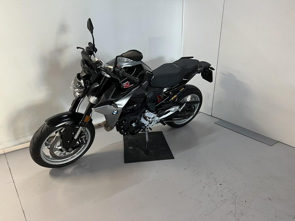 F 900 R
