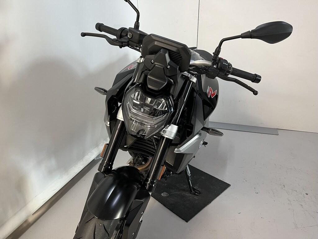 F 900 R