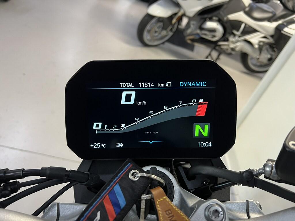F 900 R