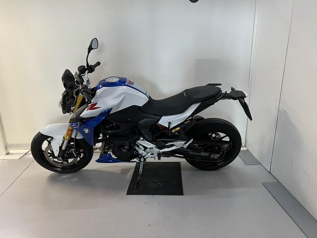 F 900 R