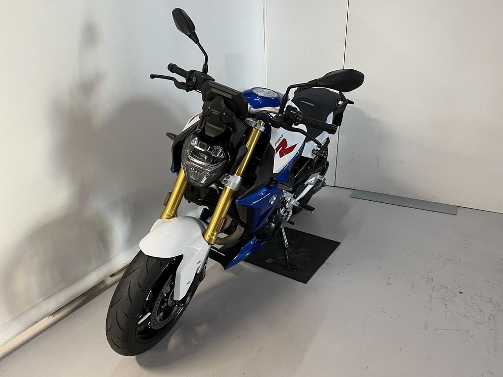 F 900 R