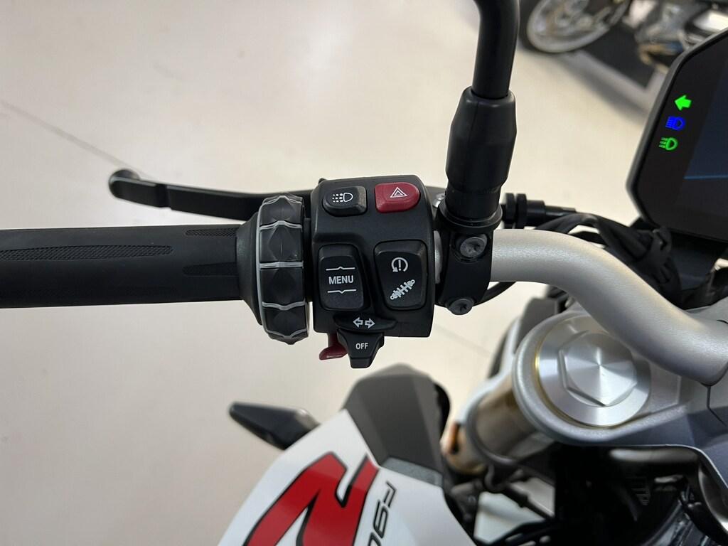 F 900 R