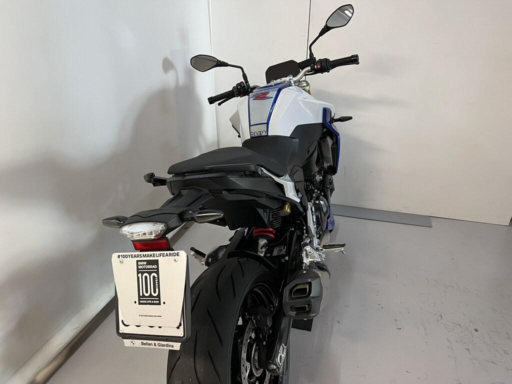 F 900 R