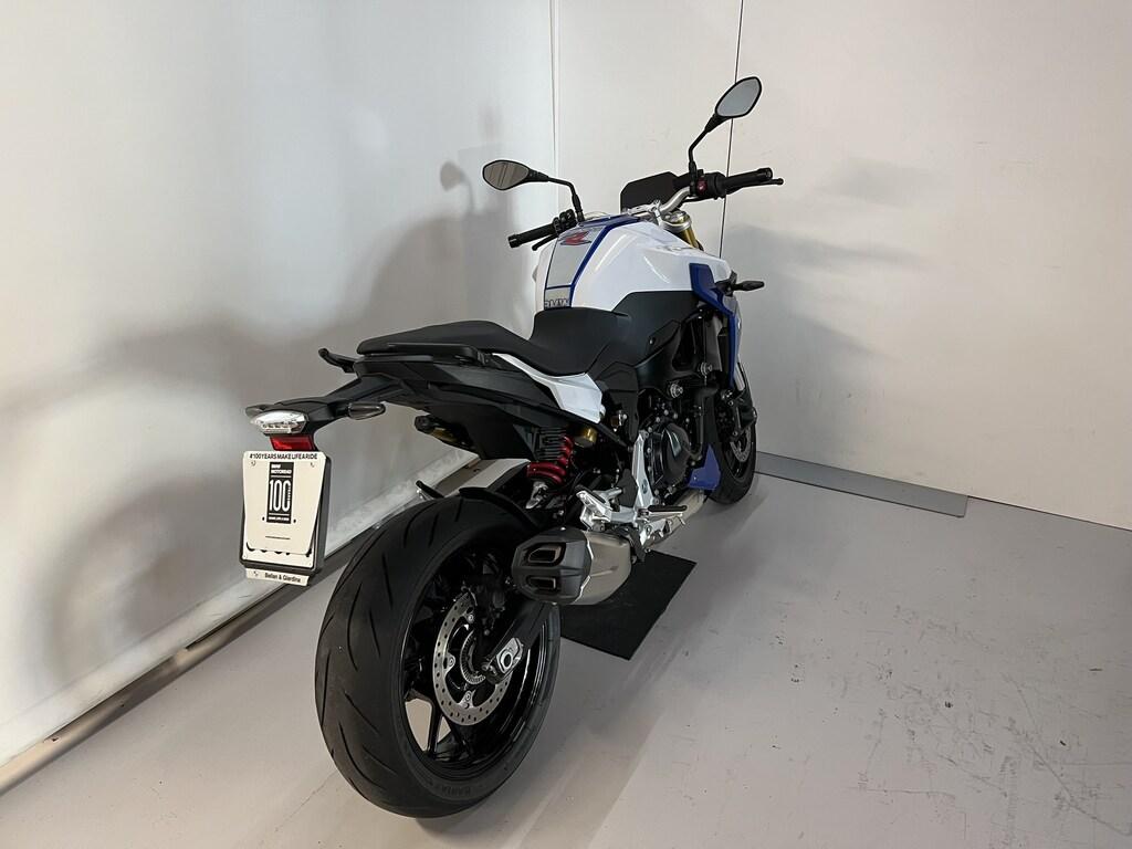 F 900 R