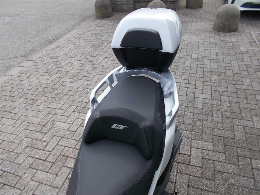 C 400 GT