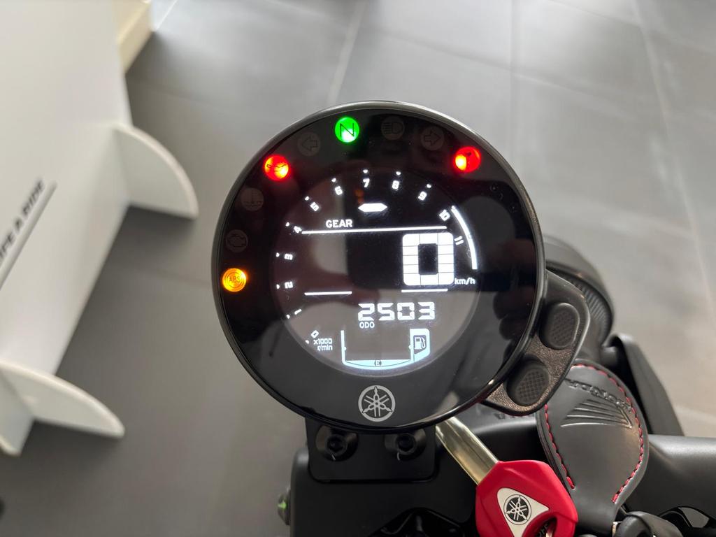 XSR 700