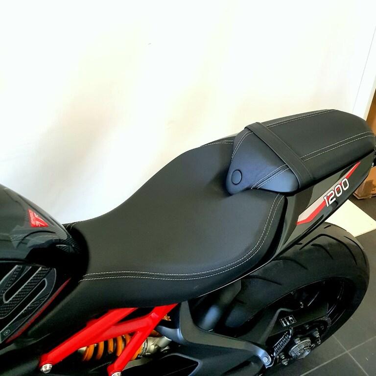 SPEED TRIPLE 1200