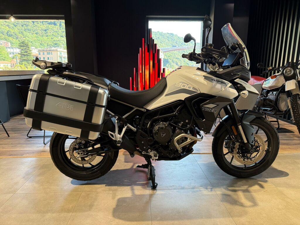 TIGER 900