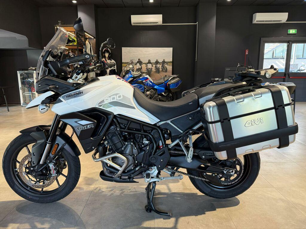 TIGER 900