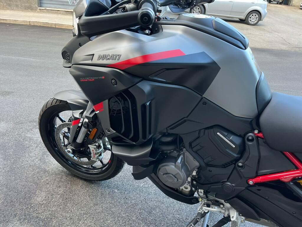 MULTISTRADA V4