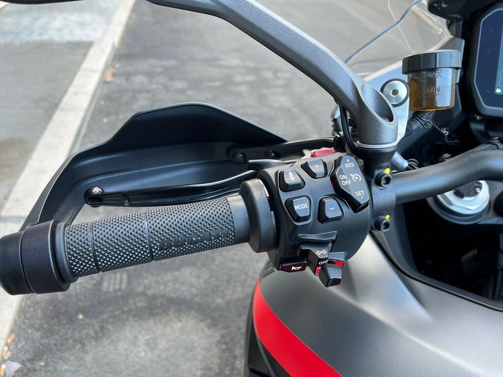 MULTISTRADA V4