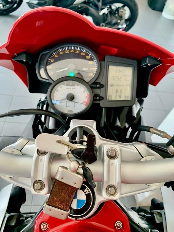 F 800 R