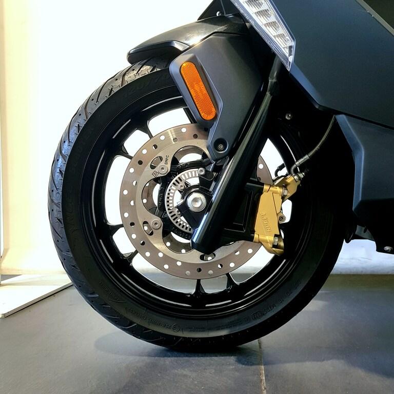 C 400 GT