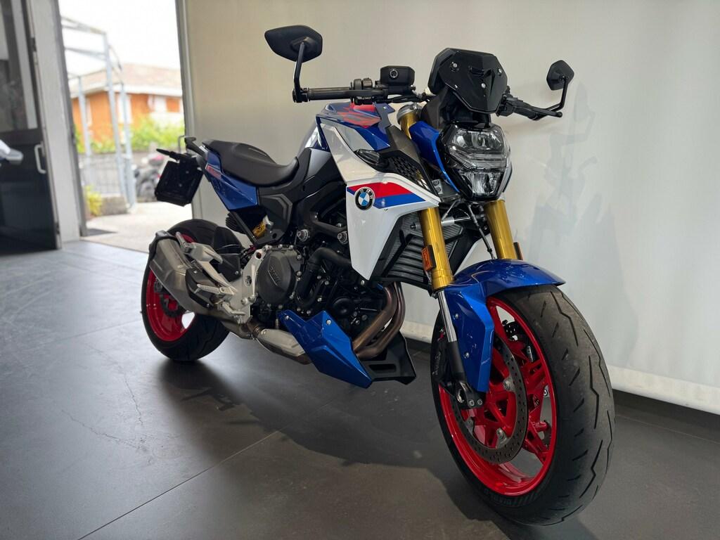 F 900 R