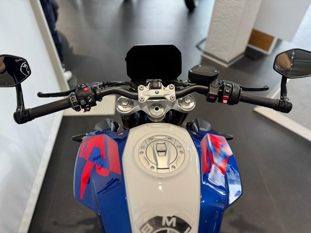 F 900 R