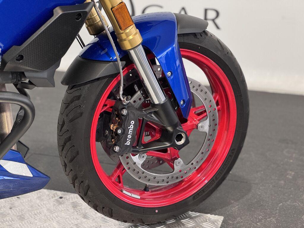 F 900 XR
