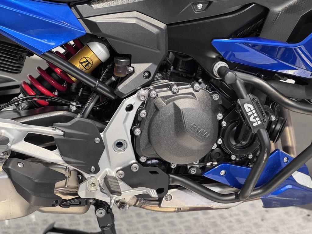 F 900 XR