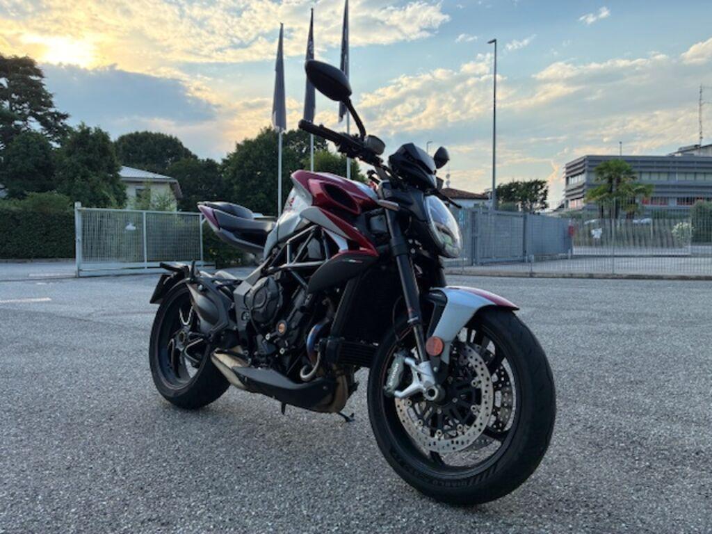 BRUTALE 800