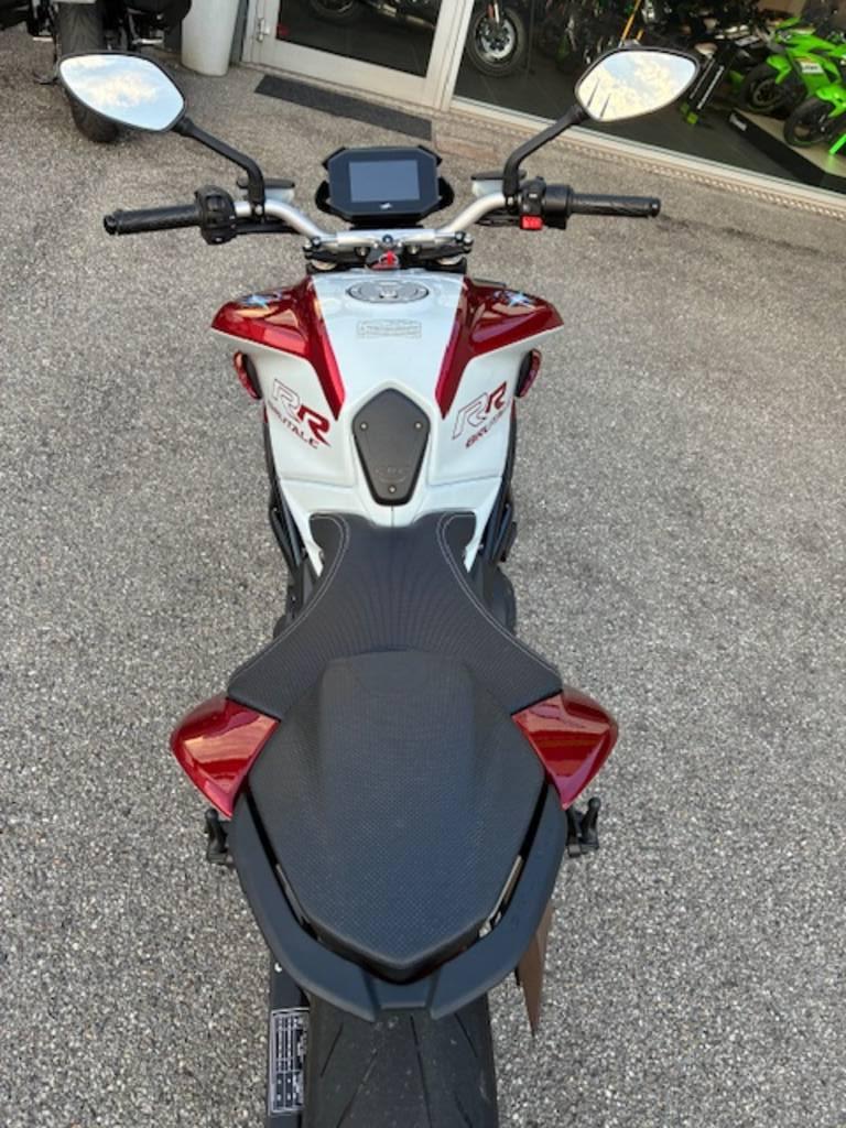 BRUTALE 800
